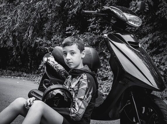 Fra teori til prøve: Din vej til kørekort i roskilde